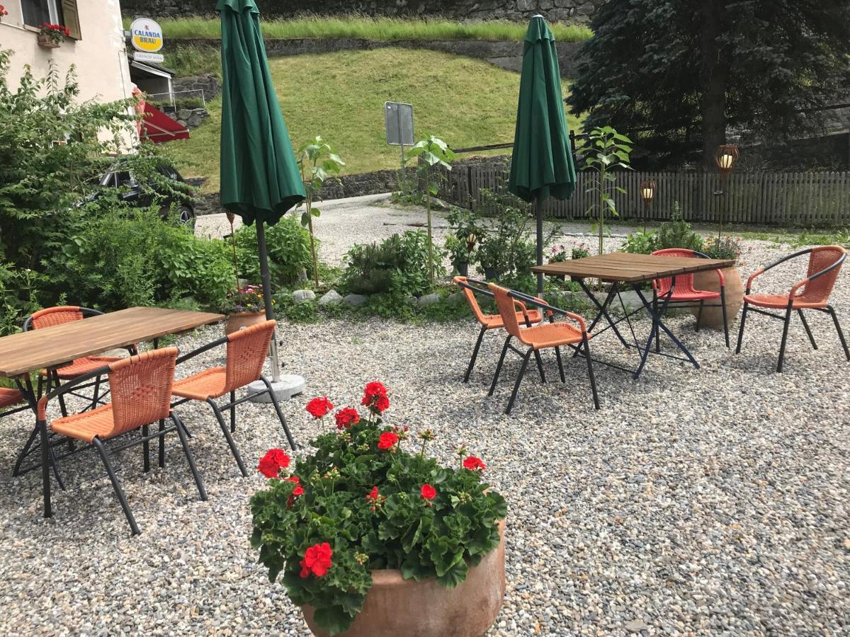 Апартаменти Alte Post Mit Geschichte Und Restaurant Tavanasa Екстер'єр фото